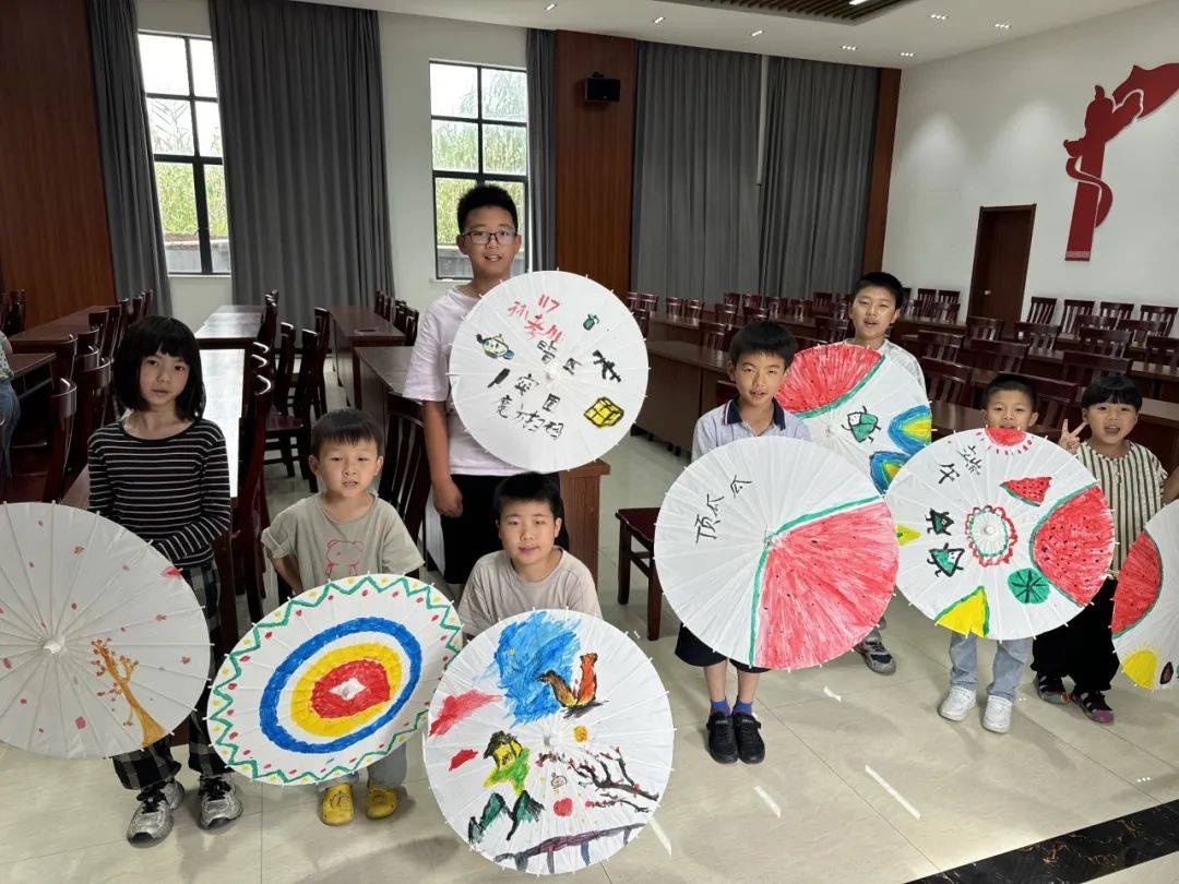 文化礼堂｜油纸伞韵<strong></p>
<p>油纸伞</strong>，传承千年华彩:油纸伞