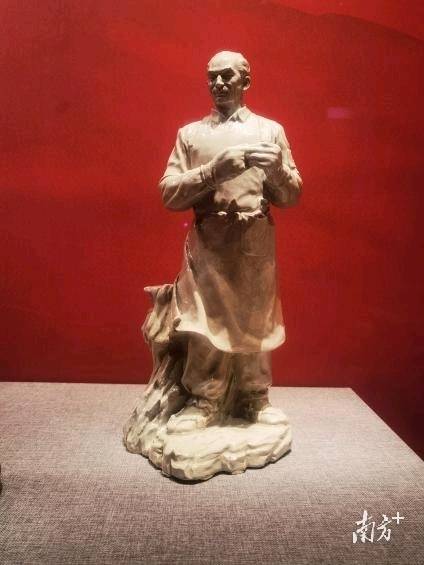 “山河留印”抗战主题工艺品展览在陈家祠举行:工艺品